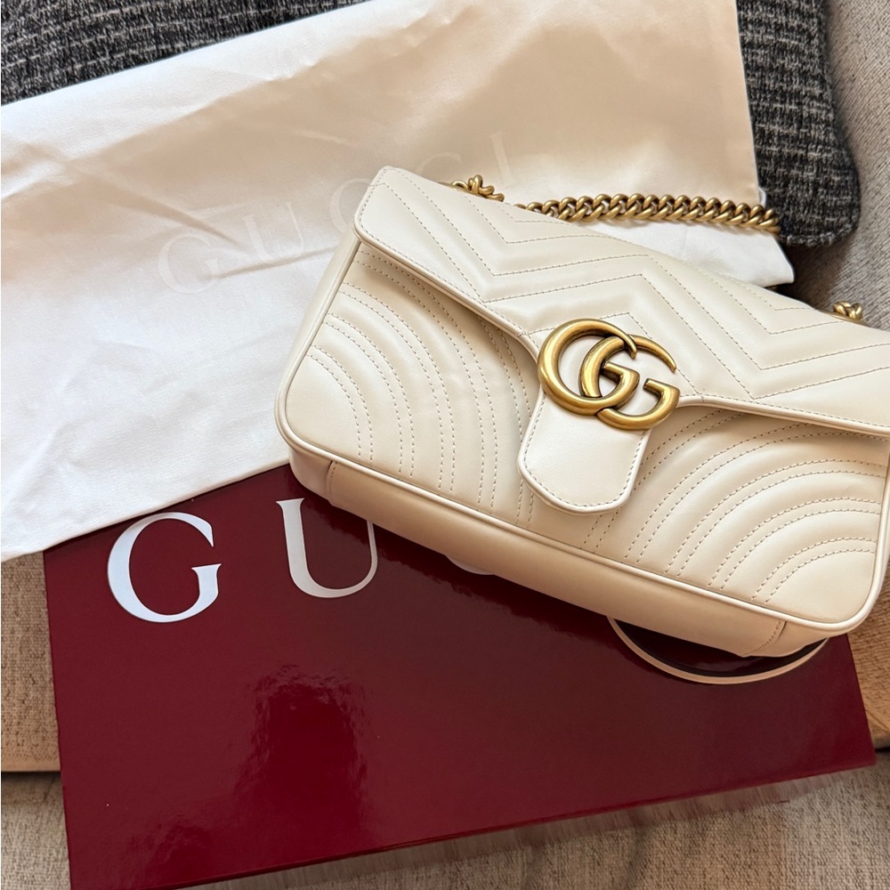 Gucci Ivory Leather Shoulder GG Marmont medium